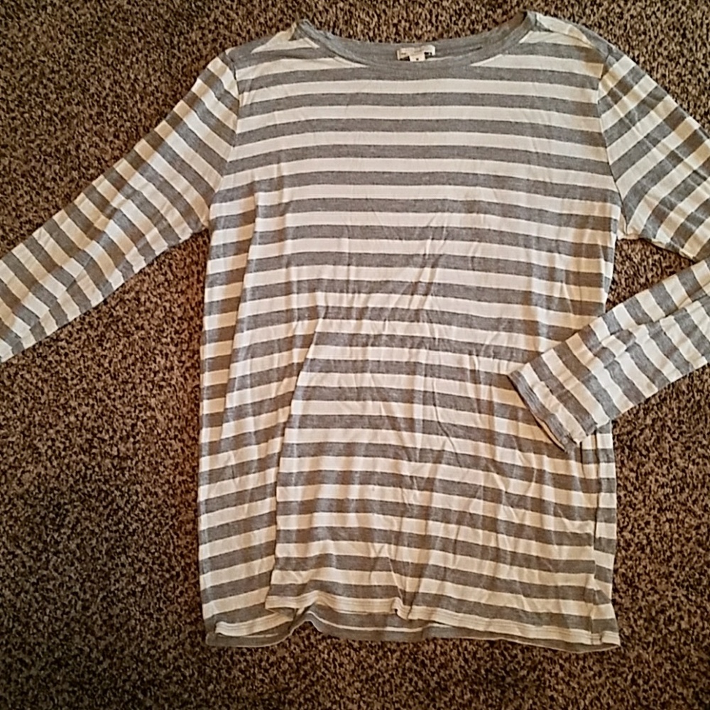 Gap size Medium Long Sleeve Tee